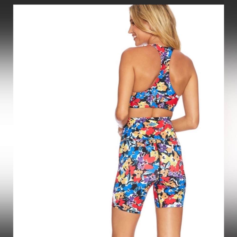 Beachriot buttercup floral set